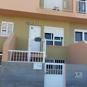 duplex-centrico-luminosos-y-bonitas-vistas.in-canary-islands.com/